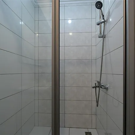 Yekta Atrium Two-room For Rent Just 350 Meters From The Sea In Mahmutlar, Comfortable Living By The Coast 아파트 알란야
