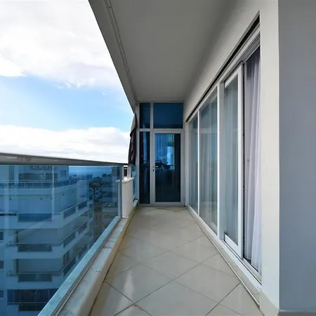 Yekta Atrium Two-room For Rent Just 350 Meters From The Sea In Mahmutlar, Comfortable Living By The Coast 아파트 알란야