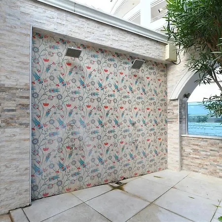 Yekta Atrium Two-room For Rent Just 350 Meters From The Sea In Mahmutlar, Comfortable Living By The Coast 아파트 알란야